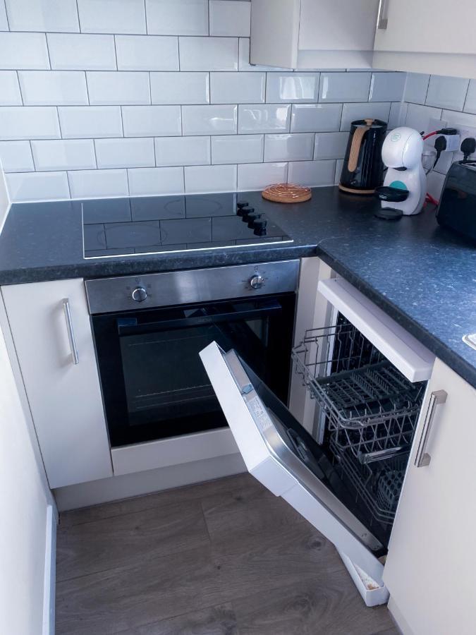 Stylish 1 Bedroom Flat In Wood Green London Ngoại thất bức ảnh
